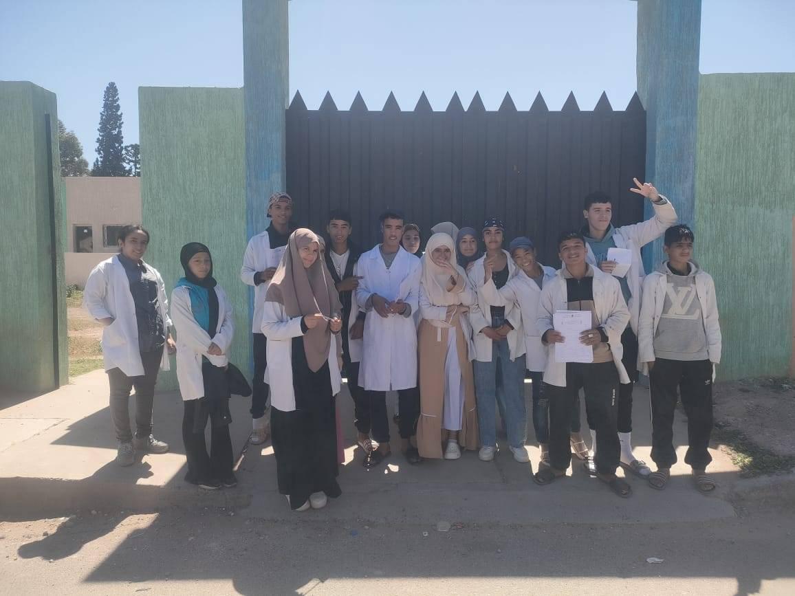 عملية "من اليافع إلى اليافع" للتعريف بمدرسة الفرصة الثانية